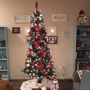 Pre-Lit Artificial Christmas Tree